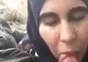 Hijab girl suck gumshoe