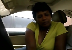 Sri lankan aunty sucking detect in car 2