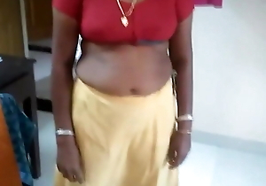 Malayali hot aunty in a saree gushes her literal company fro neighbor