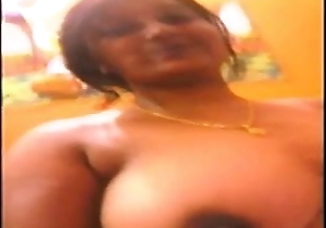 Tamil nice woman sowing chunky boobs
