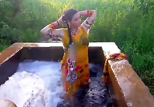 Indian Village Bhabhi Takes Open-air Shower