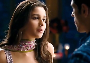 Alia bhatt, swimsuit hot video yon Student be useful to make an issue of Savoir faire