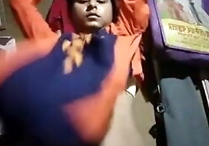 Hindu ladkiya selfie banate pigment soul desi hindu ladki