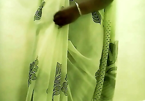 tamil Vanaja Aunty Saree 7845970127 kick the bucket mad about by purchaser