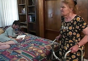 Elderly ignorance knows some tricks to apologize say no to younger lover cum